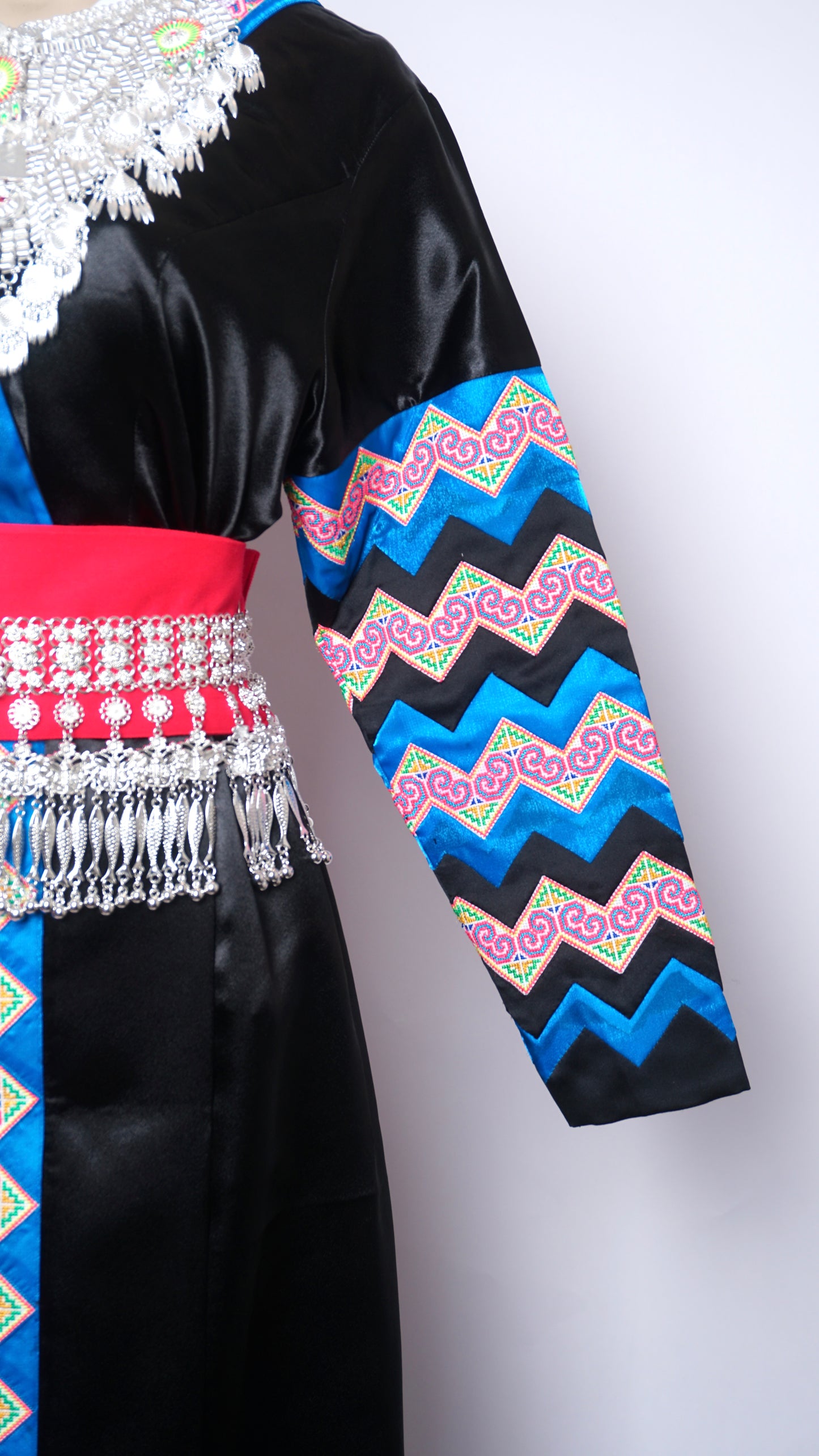 Hmong Txaij Handmade Pajntaub Tawm Laug (44")