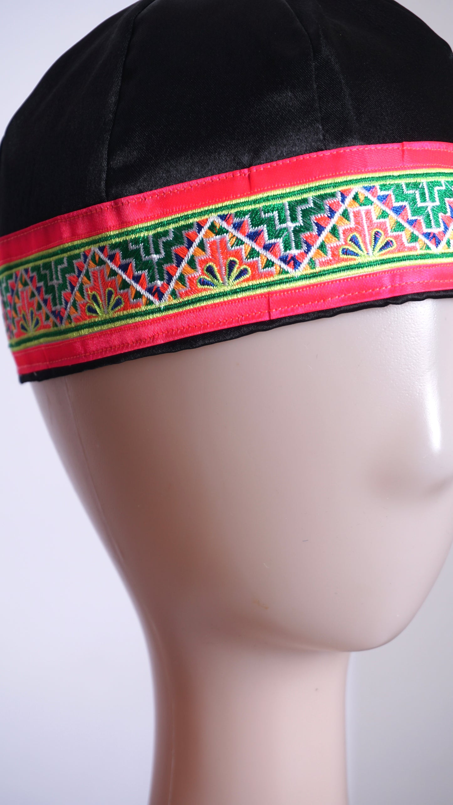 Hmong Hat-Pink Trim Triangle Pattern