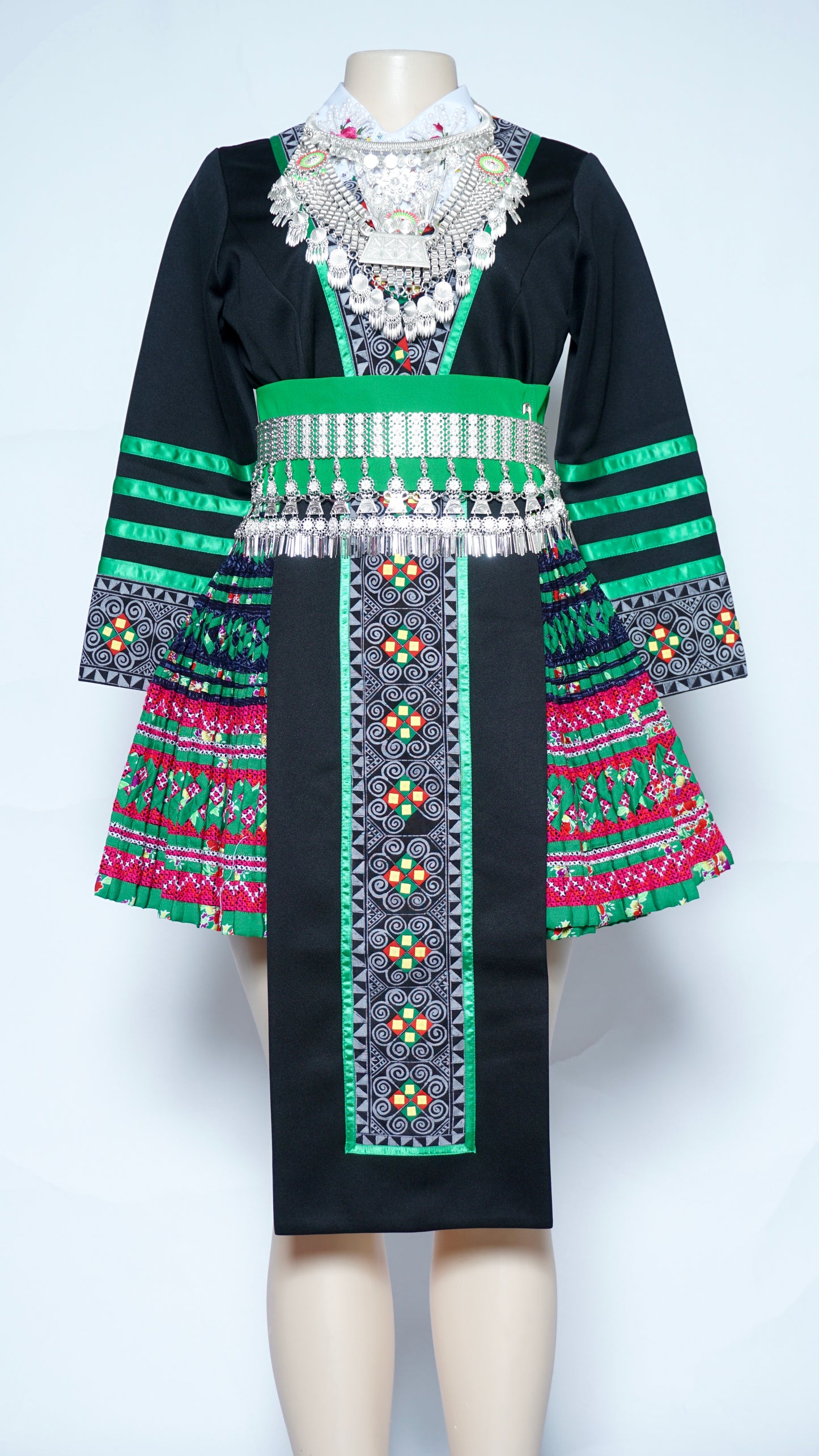 Hmong Txaij Green (36") Hmong Custom Clothes Hmong Txaij Green (36") Hmong Custom Clothes