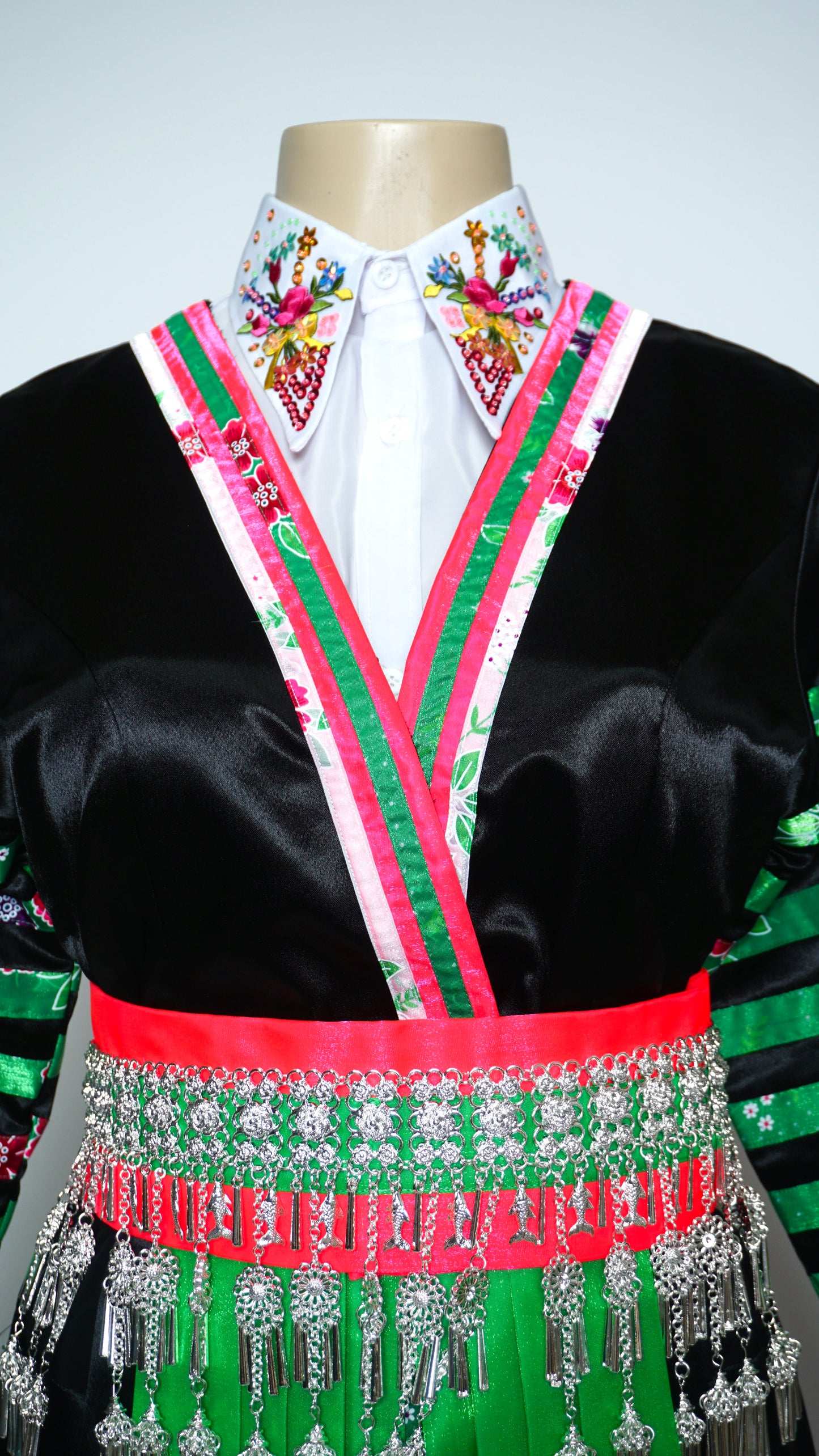 Hmong Txaij Green Floral Outfit (38")